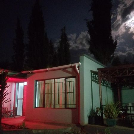 Ngorongoro Villa And Restaurant Karatu Exteriör bild